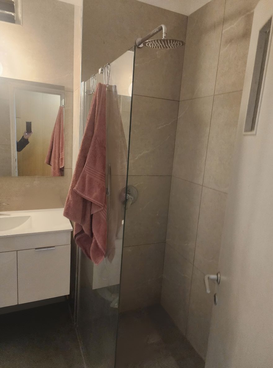 10 מקלחת ראשית