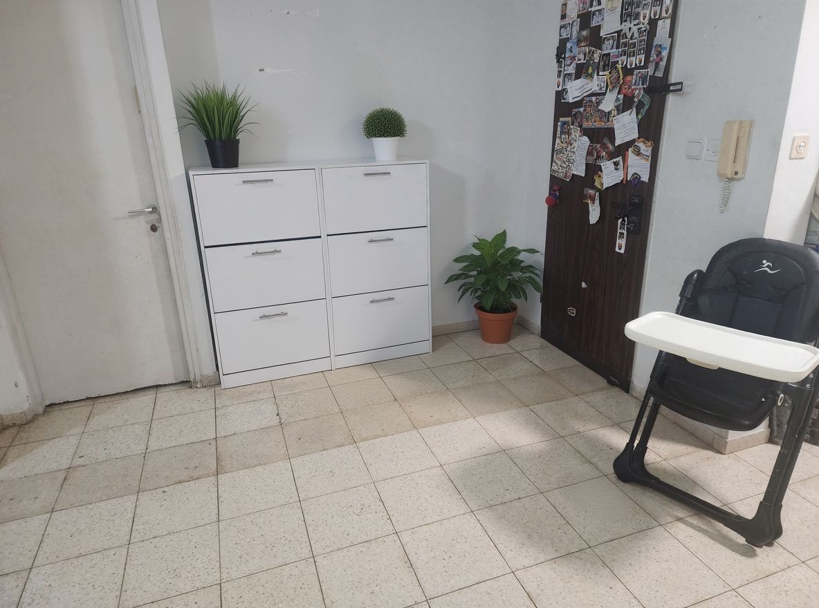 11 כניסה לבית