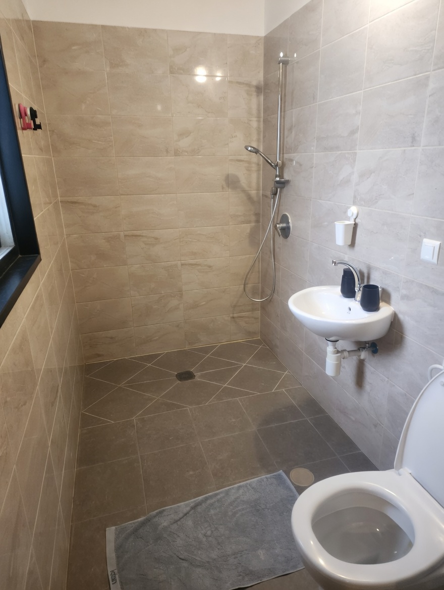 6 מקלחון הורים